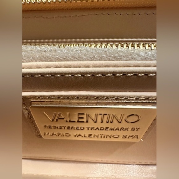 VALENTINO BY MARIO VALENTINO Leonardo Studded Leather Wallet - Picture 6 of 10